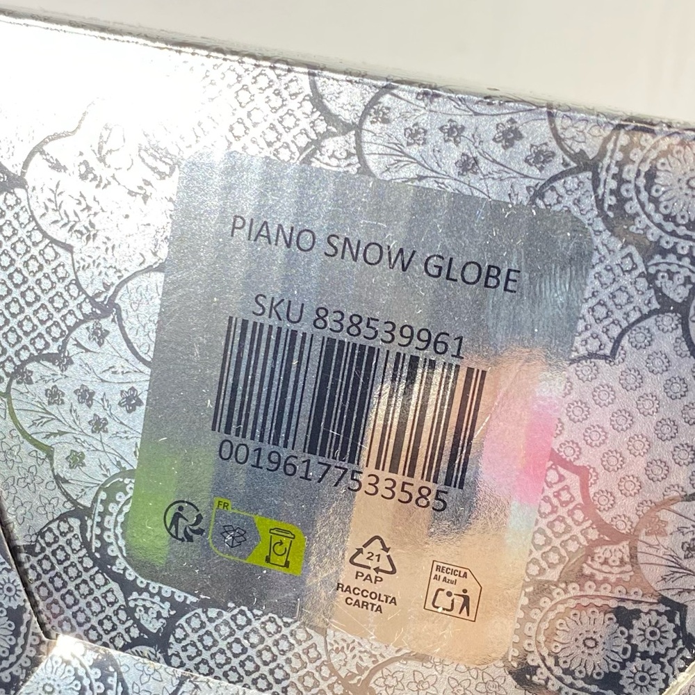 Taylor Swift The Eras Tour Acoustic Piano Snow Globe NIB - Picture 15 of 17